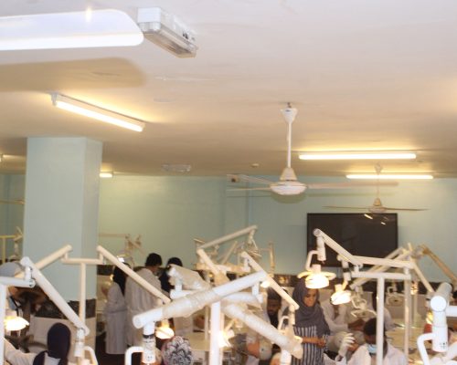 معمل كلية الاسنان